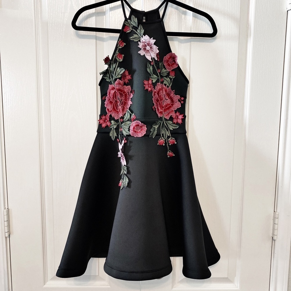 Monaco Black Dress Floral embroidered Size Small